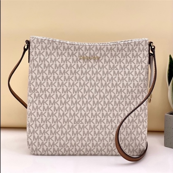 Michael Kors Handbags - Michael Kors Large Crossbody
Messenger Vanilla